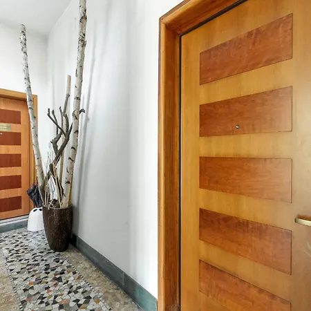 Elegant Apartment Near Duomo