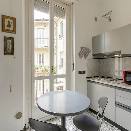 Elegant Apartment Near Duomo Διαμέρισμα *