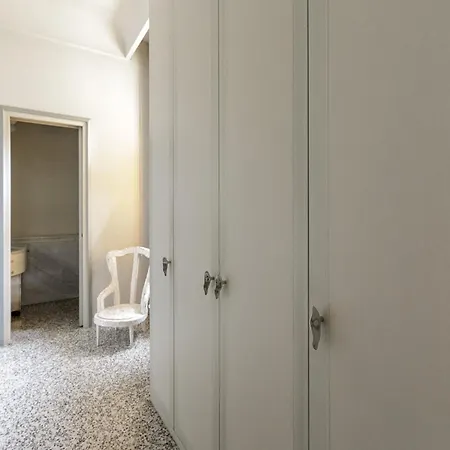 Elegant Apartment Near Duomo