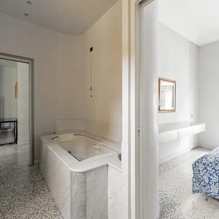 Elegant Apartment Near Duomo Διαμέρισμα