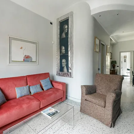 Elegant Apartment Near Duomo