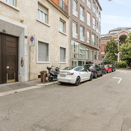 Elegant Apartment Near Duomo Διαμέρισμα