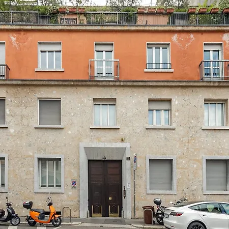 Elegant Apartment Near Duomo