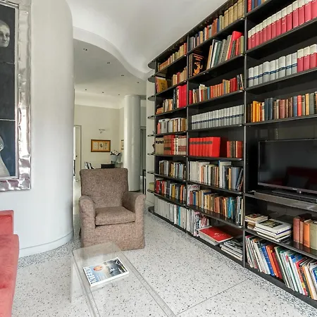 Elegant Apartment Near Duomo